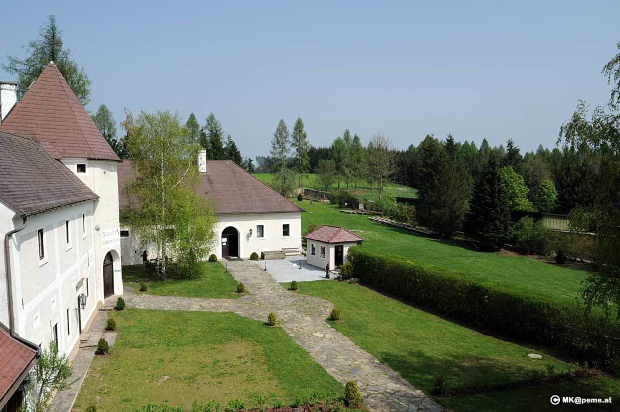 Das Falknerei und Greifvogelzentrum Schloss Waldreichs hat wieder