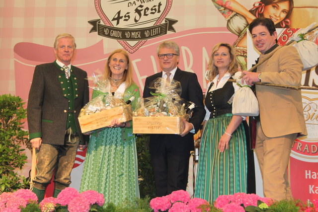 v.l.: Hinterstoders Bgm. Helmut Wallner, Stadträtin Susanne Wegscheider, Bgm. Klaus Luger, Amtsleiterin Michaela Frech und WK-Obmann Klaus Aitzetmüller. | Foto: Körber