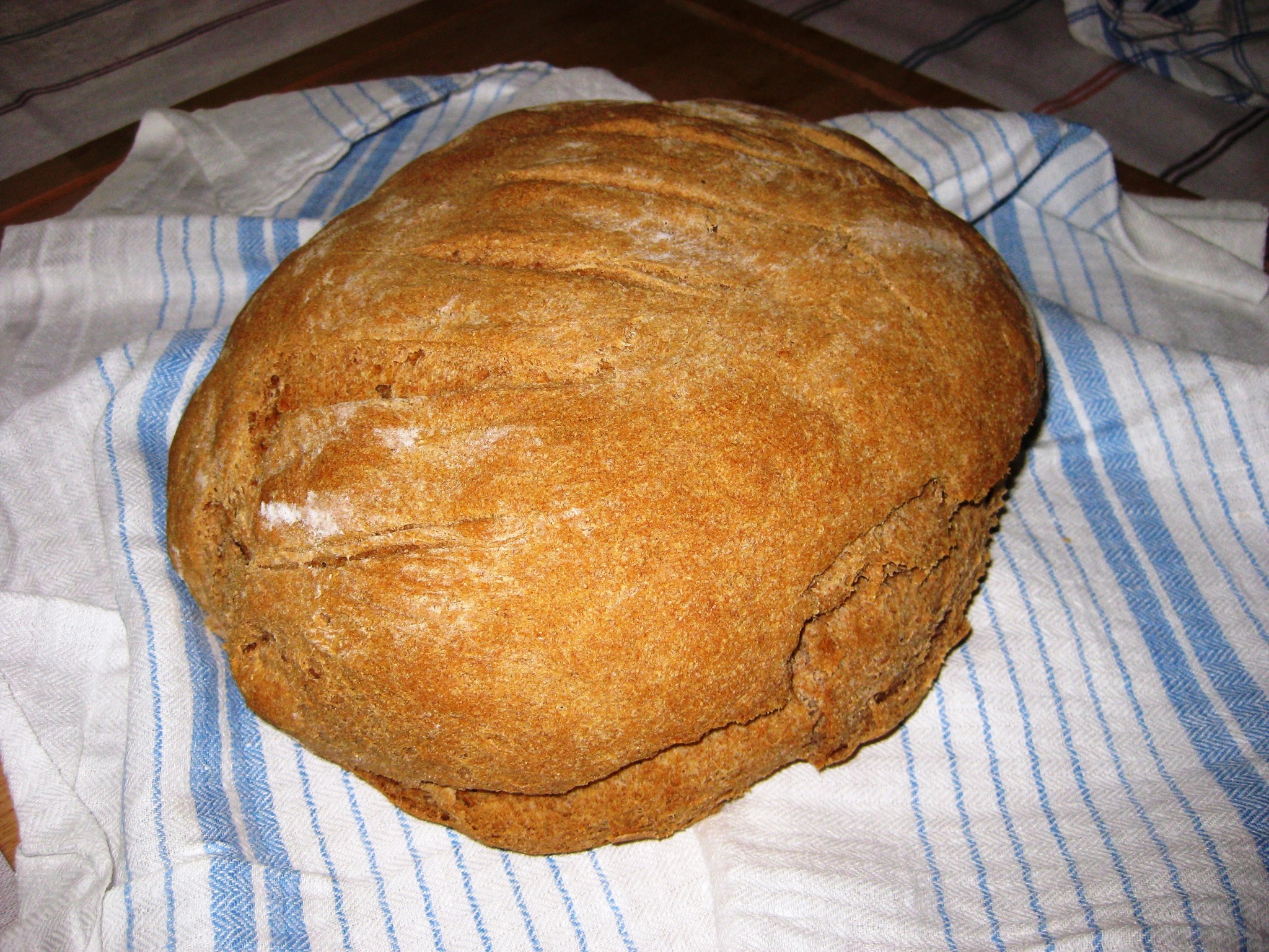 Mein erstes selbst gebackenes Brot - schmeckt doppelt so gut.... - Horn