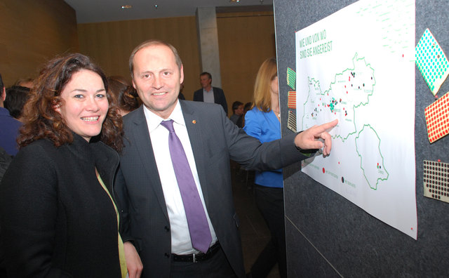 Erfolgreiche Energieenquete auf Einladung von Energiereferent LHStv Josef Geisler und Umweltlandesrätin Ingrid Felipe. | Foto: Land Tirol/Wikipil