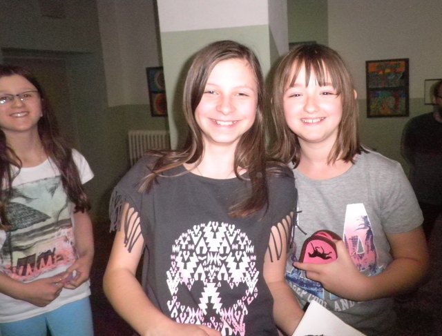 Helfen kann, wie man deutlich sieht, auch richtig viel Spaß machen. | Foto: NMS Neudörfl