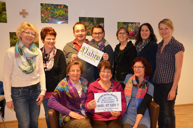 Edeltraud Hopferwieser, Brigitta Aigner, Maria Debrah (vorne), Ulrike Gerstbauer, Maria Grubhofer, Johann Weichinger, Verena Weichinger, Hermine Naderer, Birgit Weichinger, Heidi Pöggsteiner (hinten)