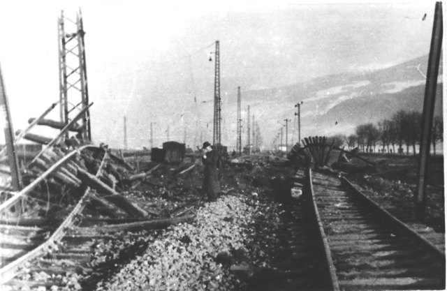 Die Bombardements richteten schwere Zerstörungen am damaligen Thaurer Güterbahnhof an. | Foto: Kreutz