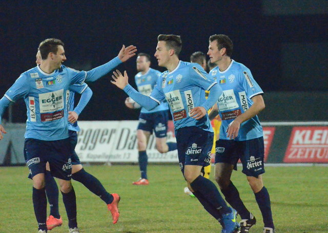 Philipp Lembäcker (Mitte) erzielte den Ehrentreffer der Hartberger. | Foto: KK