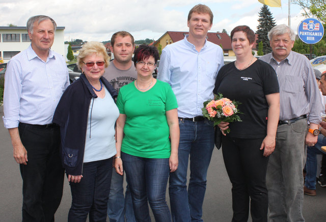 Feierten zehn Lokal-Jahre (v.l.): Willi Thomas, Emma Scheibreithner, Christian Deutsch, Heidi Fischer, Bernhard Hirczy, Moni Markoc und Edmund Potetz | Foto: Stadtgemeinde Jennersdorf