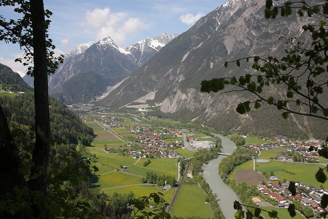 Blick ins Oberinntal kurz vor Zams