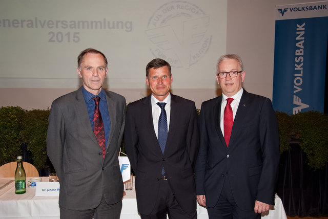 Bei der Generalversammlung am 8. Mai: V.li.: Gerhard Möstl (Vorstands-Vors. Stv.),  Richard Ecker (Vorstands-Vors.), Gerhard Haidinger (Vorstand). | Foto: Volksbank