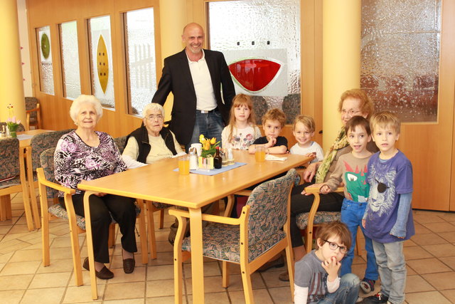 Alt trifft auf Jung: Im Gebäude des Pflegeheims Gunskirchen gibt es einen Kindergarten.