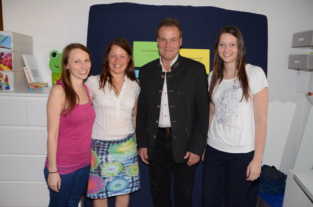 Gudrun Mayr, Eva Buchberger, Bürgermeister Johannes Kampenhuber und Bettina Großauer (von links). | Foto: Großauer
