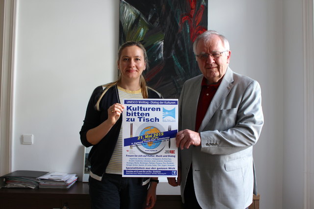 Festival Organisatorin Diana A. Orlova mit Walter Schwimmer, Leiter des internationalen Koordinationskommitees im Hauptquartier des WPF in Wien.