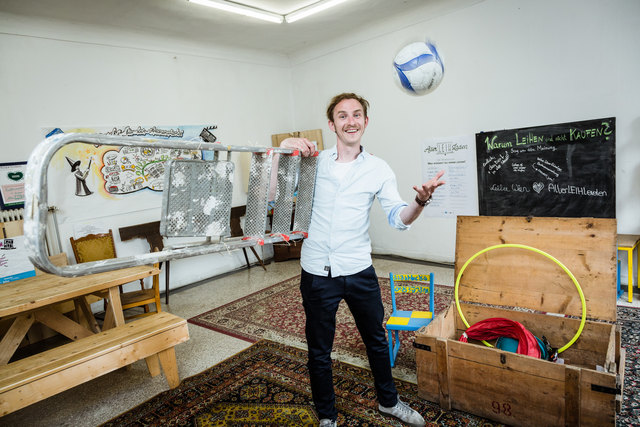 Gratis, aber nicht umsonst: Im "Allerleihladen" von Projektleiter Christian Sprung wird allerlei Nützliches kostenlos verliehen. | Foto: geopho.com