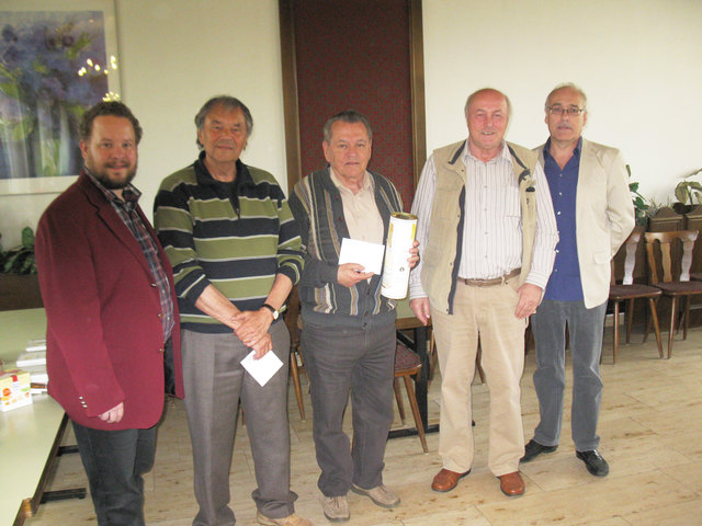 Gruppe Nestoren: Turnierleiter Gerald Huemer, 
Paul Gerber, Hubert Koller, Hubert Schröder, 
Präsident Günter Mitterhuemer