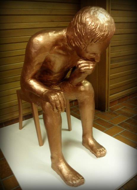 Er philosophiert so vor sich hin und meint: "Was ich in Zukunft denken werde, muß ich den Denkern der Zukunft überlassen". Wahrscheinlich hat er nicht ganz unrecht.