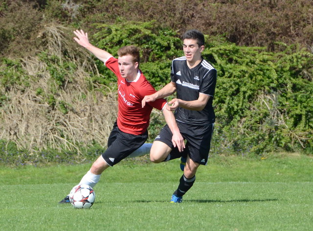 Dominik Jakob (l.) ist mit dem SV Ilz im Anflug auf die Oberliga. | Foto: KK