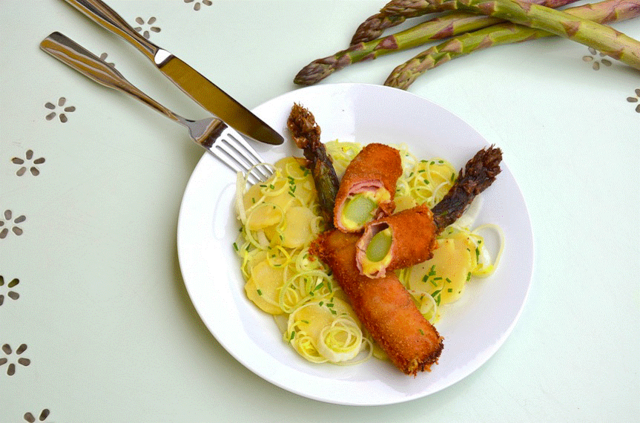 Abwechslung bietet das Rezept vom Spargelbauern "Höllerhof". Der Spargel wird zum Cordon Bleu verarbeitet. | Foto: Höllerhof