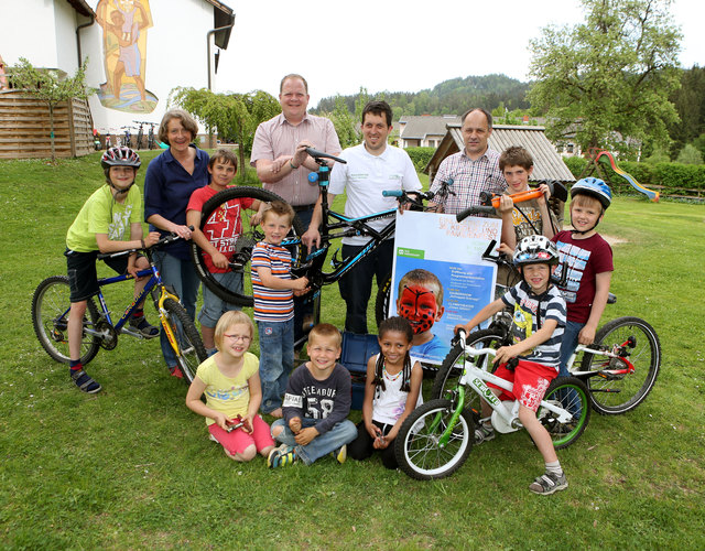 SOS Kinderdorf in Klagenfurt Land Thema auf meinbezirk.at TEAM SOS Kinderdorf Eine Runde mit dem Fahrrad um