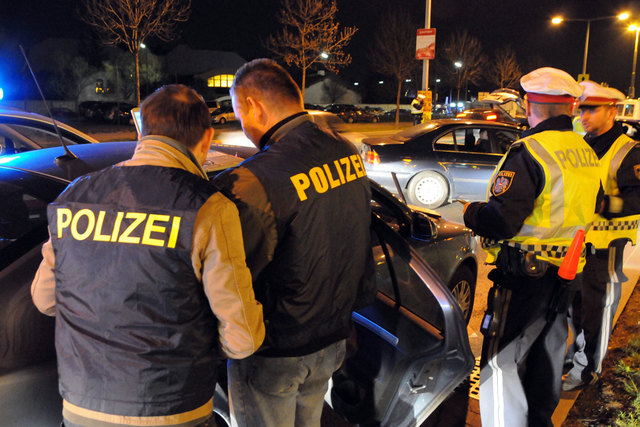 Schwerpunktaktionen wie die der Soko-OST sollen die Schlepperei eindämmen. | Foto: LPD NÖ