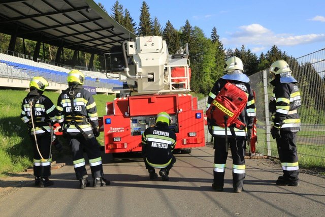 Üben für den Ernstfall: Feuerwehren und Rotes Kreuz am Red Bull Ring. Foto: Zeiler