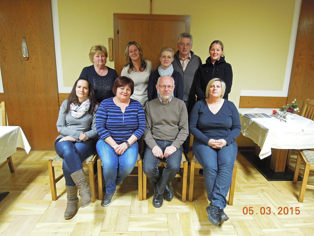 Neuer Obmann des Vereins ist Franz Spirk (vorne, 2. von rechts). | Foto: Gemeinde Königsdorf