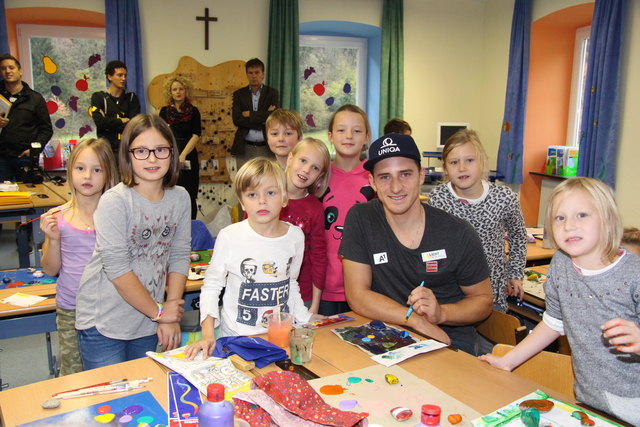 Prominenter Besuch: Olympiasieger Matthias Mayer besuchte vor Kurzem die Expositur in der Einöde | Foto: Kompan