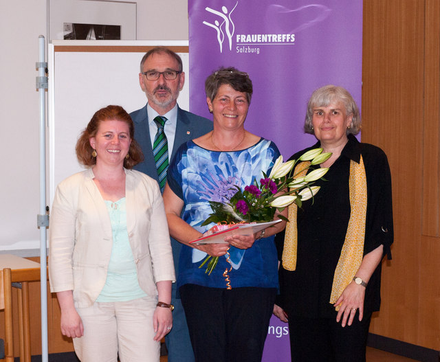 Mag. Judith Schaffer, Andreas Gutenthaler, Claudia Acherer, Mag. Dr. Edith Bertel (v. l.). | Foto: Katholisches Bildungswerk Salzburg