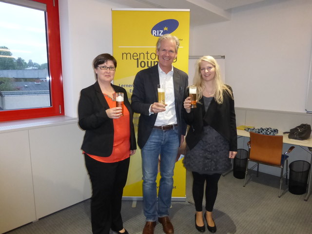Mag. Gerlinde Ertl (RIZ-Beraterin Gmünd), Mag. Karl Schwarz (GF und Inhaber Privatbrauerei Zwettl);
Mag. Solveigh Heinemann-Janousek (Marketing RIZ) | Foto: RIZ