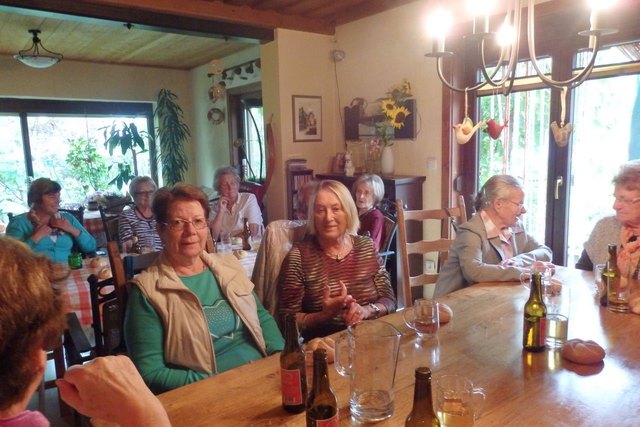 Rüstige Senioren bei der Feier