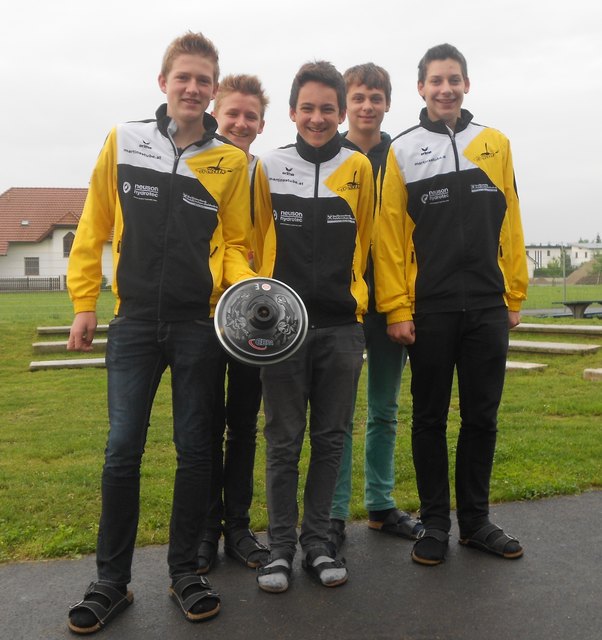 Das Feldkirchner Quintett Gerald Rammerstorfer, Fabian Rammerstorfer, Moritz Bruckner, Tobias Bräuer und Mario Rechberger schaffte es bis ins Landesfinale der Stocksportler.