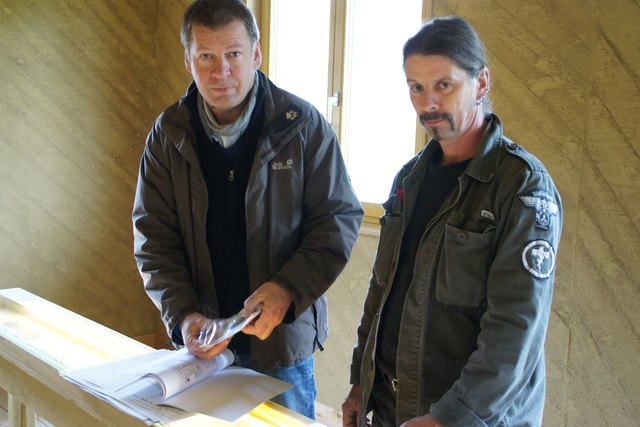 Die Hobby-Archäologen Gernot Krondorfer und Erwin Lindorfer machten in der Region schon einige sensationelle Funde aus der Steinzeit.