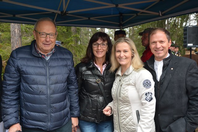 Die Vertreter der Stadtgemeinde ließen sich auch vom schlechten Wetter nicht abhalten: Vize-BM Gebi Mantl, GR Anita Mayr, GR Sandra Friedl-Dablander und GR Norbert Praxmarer