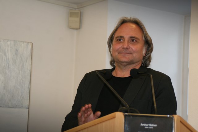 Günther Moschig sprach zur Ausstellung