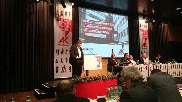 Am Donnerstag, den 28. 05. 2015 fand gemäß § 52 Absatz 1 Arbeiterkammergesetz die 3. Vollversammlung der XV. Funktionsperiode der Kammer für Arbeiter und Angestellte für Oberösterreich, im Kongresssaal der AKfOÖ in Linz, Volksgartenstraße 40, statt.