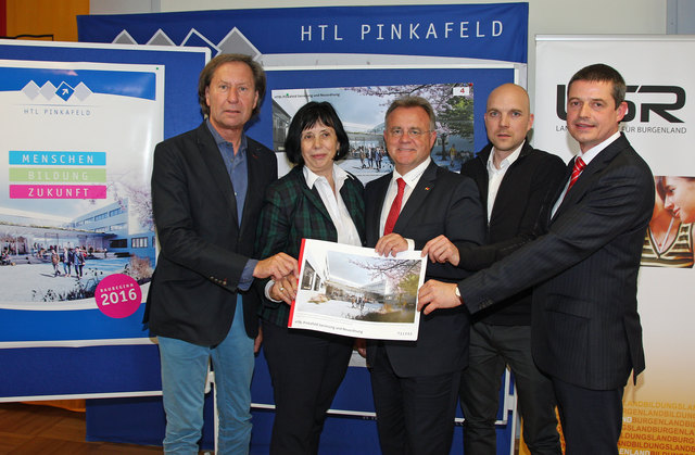 Präsentation der Pläne für die Sanierung und Erweiterung der HTL Pinkafeld: Bgm. Kurt Maczek, Direktorin Ilse Fiala-Thier, LH Hans Niessl, Architekt Harald Höller, LSI Wilfried Lercher