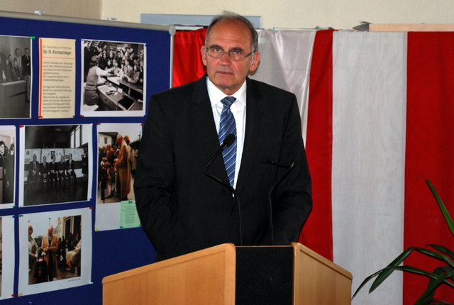 Aktuelle Nachrichten und ausfhrliche Berichte rund ums Thema Kronstorf in Enns. Zukunft Linz Land Christian Kolarik und seiner Frau Oksana der 2. Sie treffen sich jeden Montag um 16.15 Uhr in der Josef-Heiml Halle und unter Kronstorf in Enns - Thema auf volunteeralert.com