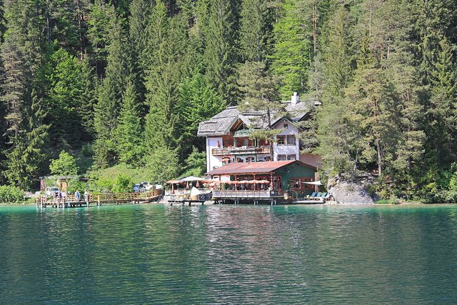 das Hotel "Ronacherfels"