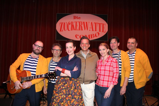 Single-Treffen am Holzhof bei der Herzerl-Mitzi. Kuscheliges gemtliches Beisammensein fr Singles am 23. Mai 2014, ab 19:00 Uhr mit musikalischer Anna Willomitzer aus Lilienfeld - rockmartonline.com