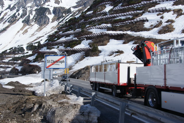 Der Ausweichverkehr über den Arlbergpass verlief bisher ohne größere Probleme.