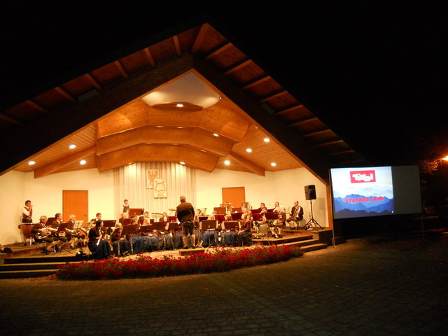 Beim Erpfendorfer Musikpavillon beginnt am Sonntag, 14. Juni ab 19 Uhr bei freiem Eintritt die Platzkonzertsaison mit dem Auftritt vom Jugendblasorchester der LMS St. Johann