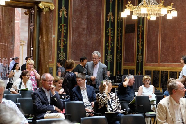 Die Gäste und Referenten der Enquete "Standort Österreich - Quo vadis?" sind bereits eingetroffen. | Foto: Burghardt