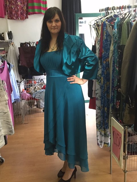 Größe 42-44 Kleid aus Seide mit Bolero 75€