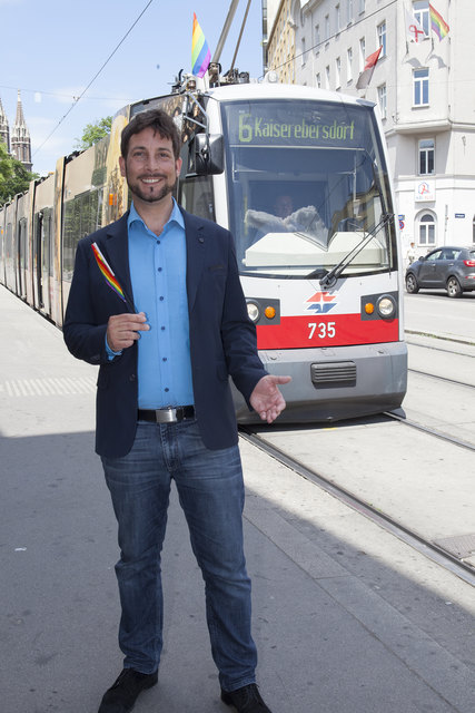 Bezirksvorsteher Markus Rumelhart ist Pate der Linie 6. | Foto: BV 6