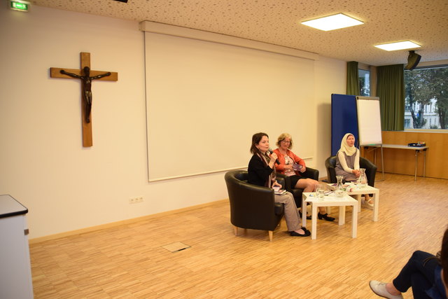 Christenthum und Islam sind gar nicht so von einander entfernte Religionen: Jesus wird von den MuslimInnen als Prophet angesehen.