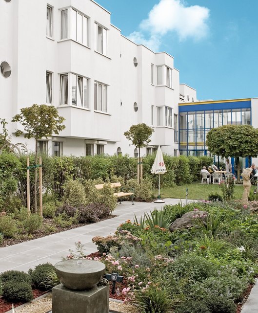 Die Kursana Residenz Linz-Donautor befindet sich in Urfahr, gleich in der Nähe der Donau und des Ars Electronica Centers.