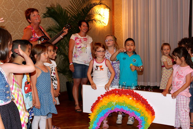 Der Kindergarten vom Campus Donaufeld bringt ein Ständchen