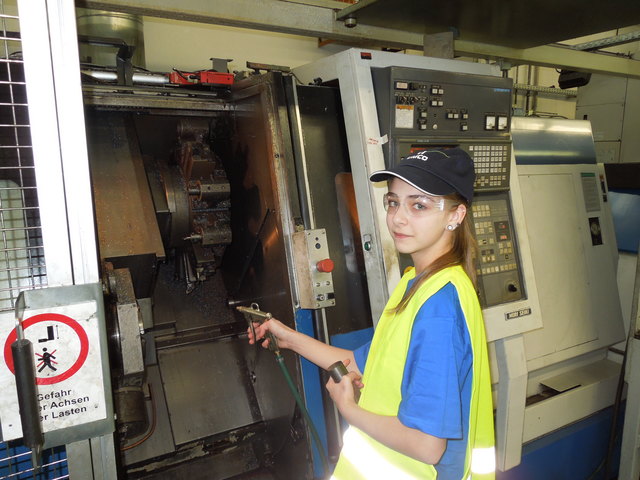 Ganz wichtig in der Technik: Mädchen und junge Frauen sind sehr gefragt. | Foto: ABV