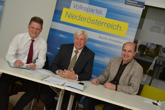 Nationalrat Andreas Hanger, ÖVP-Bezirksobmann Johann Heuras, Bgm. Johannes Pressl.