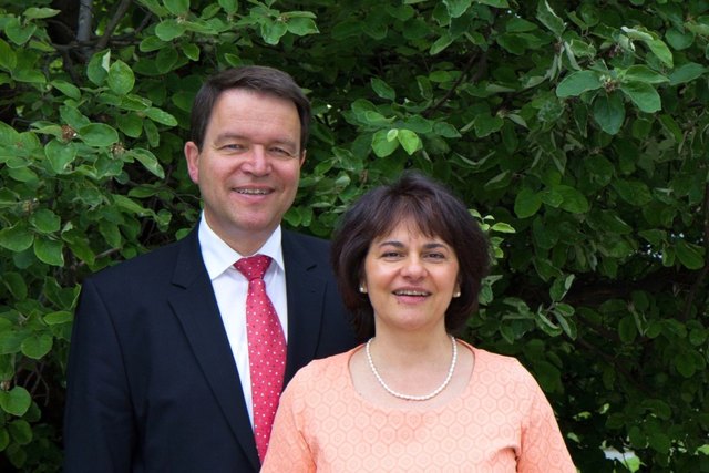 Carsten Hülsdonk besucht mit seiner Frau Grazia die Ortsgemeinde Reichenau | Foto: Foto: privat
