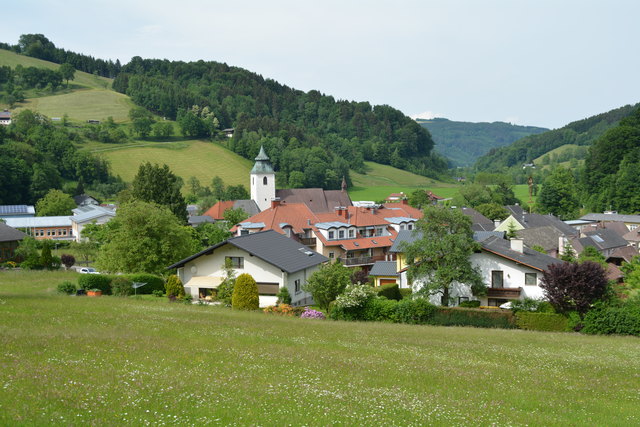 Umrandet von bewaldeten Hügeln bietet Randegg einen idealen Ausgangspunkt für ausgedehnte Radtouren und Wanderungen.