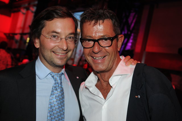 Rechtsanwalt Philipp Götzl mit Bezirksblätter-Geschäftsführer Michael Kretz