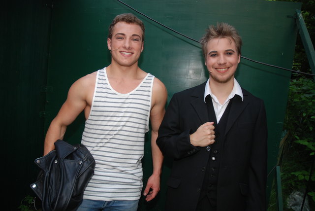 Theo Zögl als Lysander und Roman Haselbacher als Demetrius spielten ihre Rollen als jugendliche Liebhaber sehr überzeugend.